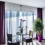 - La Closeraie Appart hôtel Lourdes