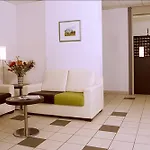 - La Closeraie Aparthotel