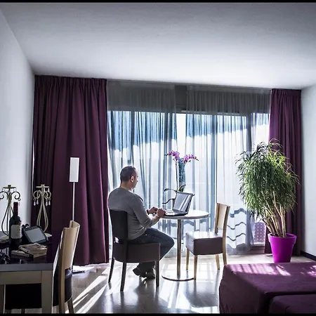 - La Closeraie Apartmanhotel