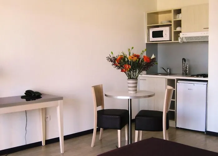 - La Closeraie Appart hôtel Lourdes