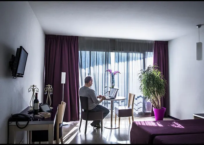 - La Closeraie Appart hôtel